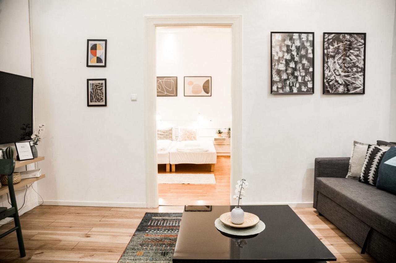 Stylish&Spacious ! Central location Kazincy Netflix Budapest Exterior foto